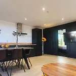 Contemporary Dublin With Hot Tub-10 Min Drive To Dublin Airport Chata