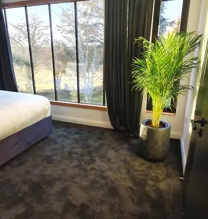 Contemporary Dublin With Hot Tub-10 Min Drive To Dublin Airport *