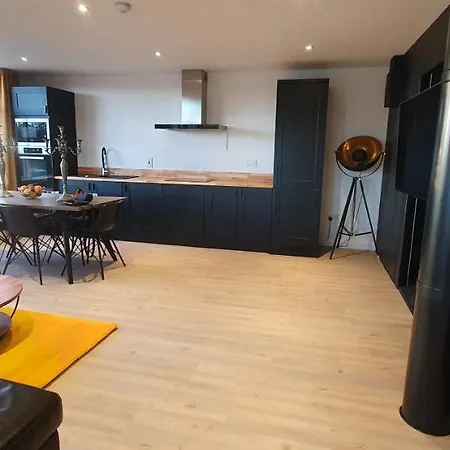 Contemporary Dublin With Hot Tub * Lispapple Cross Roads