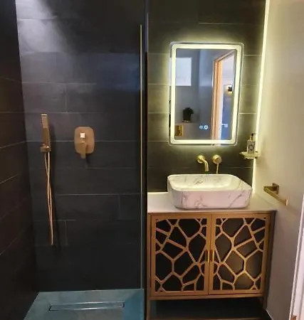 Contemporary Dublin With Hot Tub-10 Min Drive To Dublin Airport