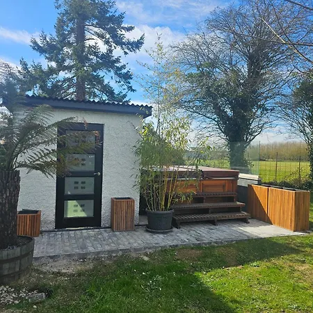 Contemporary Dublin With Hot Tub Lodge