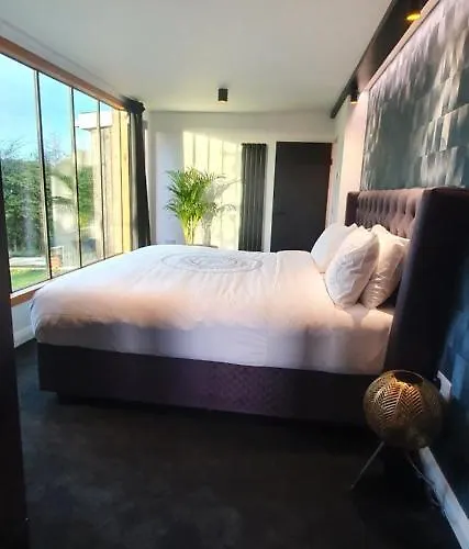 אכסניה Contemporary Dublin With Hot Tub-10 Min Drive To Dublin Airport Lispapple Cross Roads