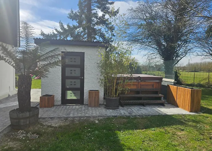 Contemporary Dublin With Hot Tub-10 Min Drive To Dublin Airport